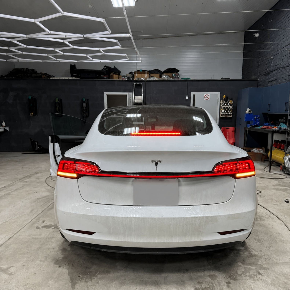 Luces traseras LED completas y barra de luz central para Tesla Model Y (2020+)